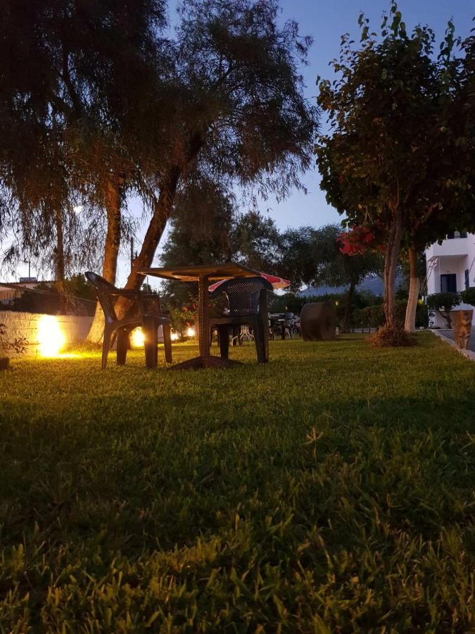Aparthotel To Kyma Amarynthos Esterno foto