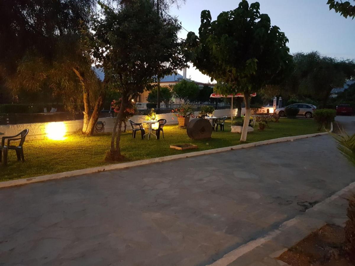 Aparthotel To Kyma Amarynthos Esterno foto